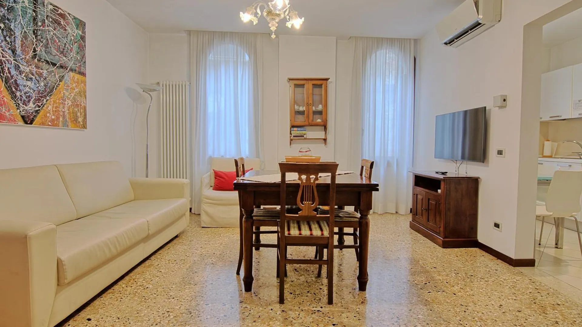 Da Bruno Homes Venice Apartment