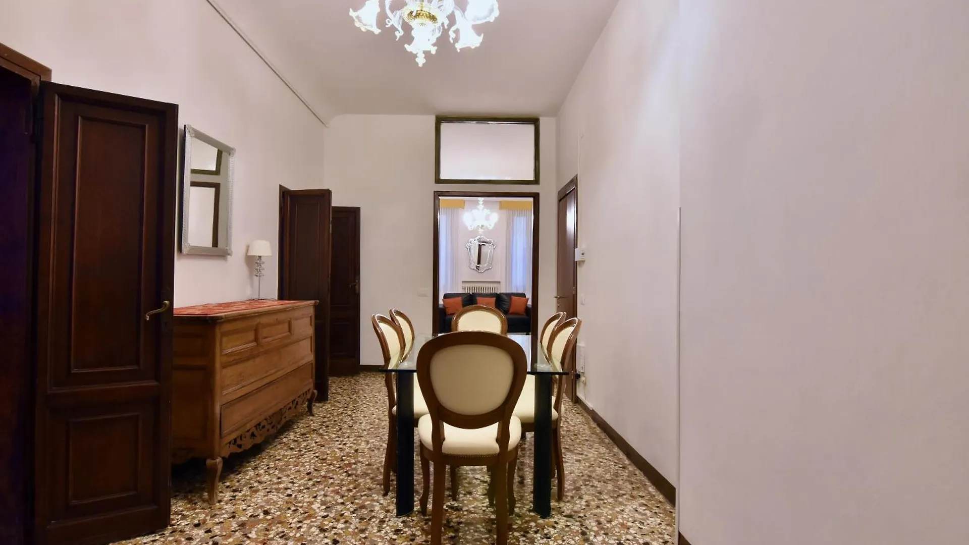 Da Bruno Homes Venice Apartment