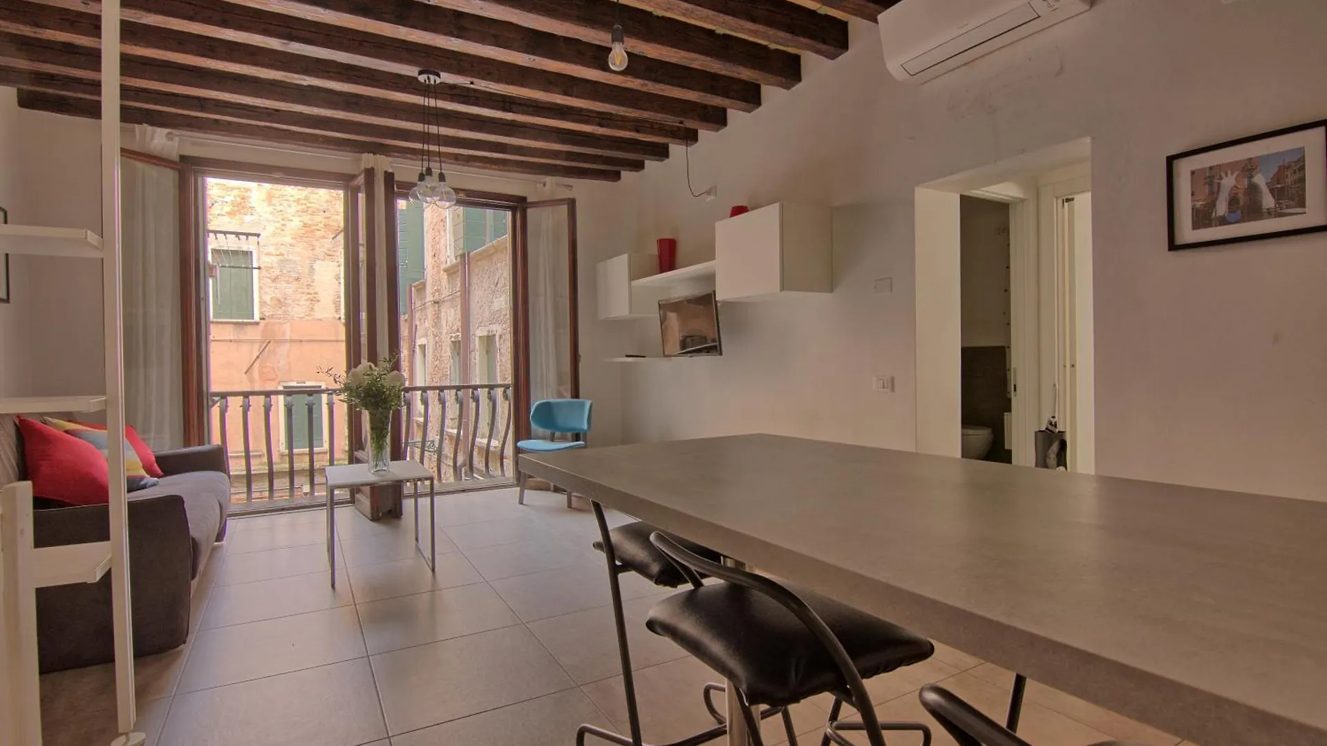 Da Bruno Homes Venice Apartment